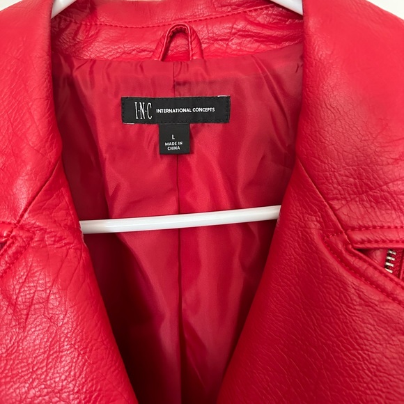 Red jacket - Picture 2 of 2
